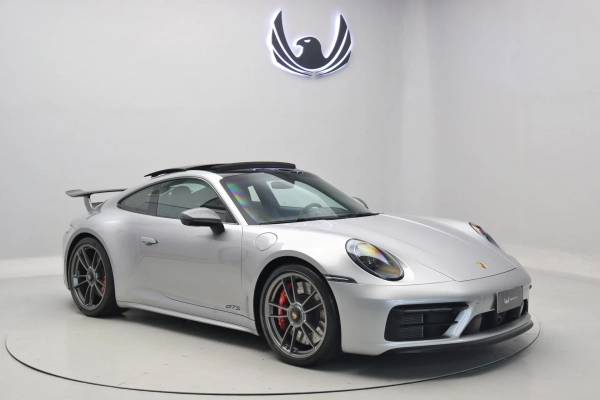 Porsche 911 CARRERA 4 GTS