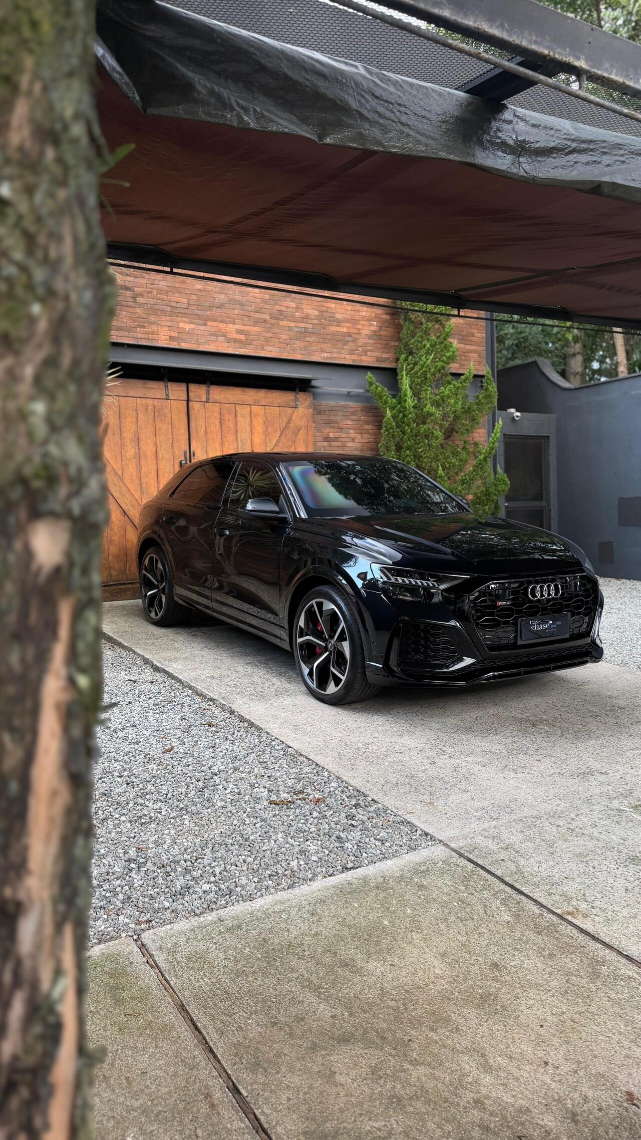 Audi RSQ8