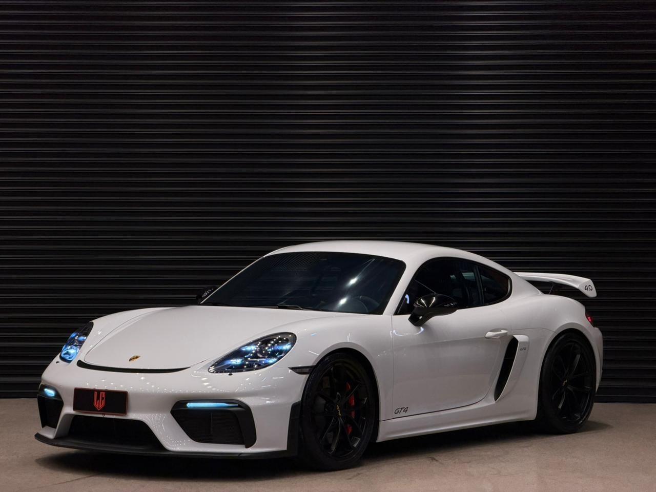 Porsche 718 Cayman GT4 2021